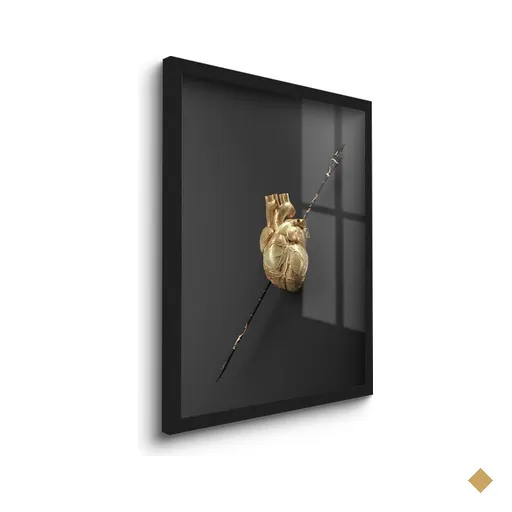 Quadro Decorativo Coração Dourado Flecha 45x33 C/vidro